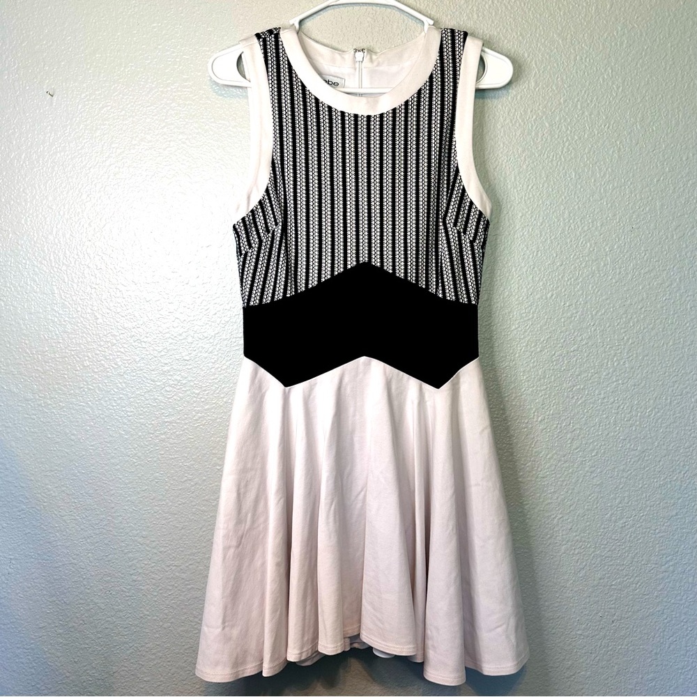 Bebe Black & White, Fit & Flare Mini Dress Size M